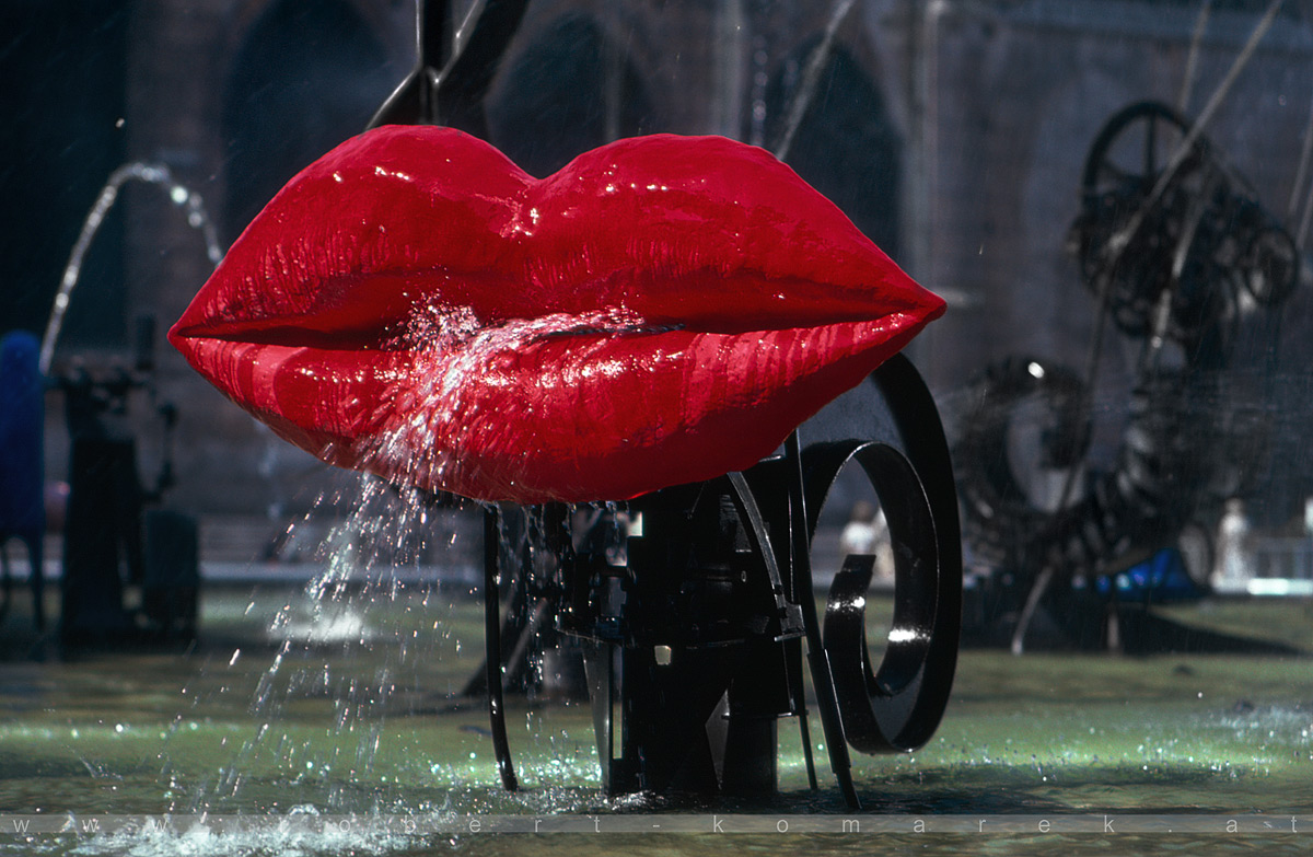 Spouting Strawinski (by Jean Tinguely & Niki de Saint Phalle 1982/83) - Centre Pompidou, Paris / France 1985